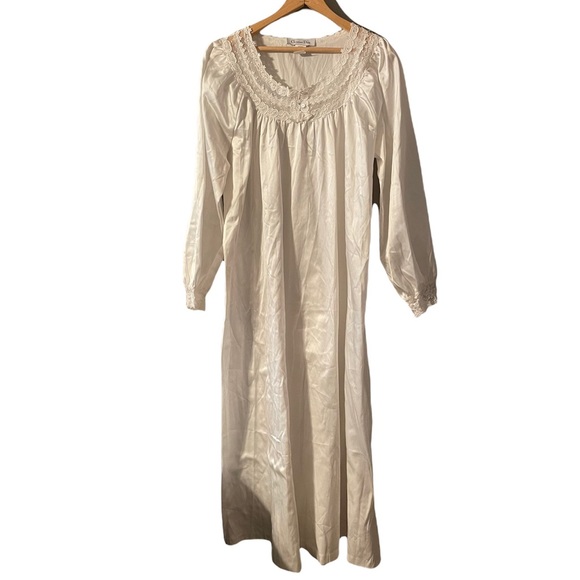 Dior Other - Vintage White Christian Dior Long Nightgown With Lace Trim Size SMALL